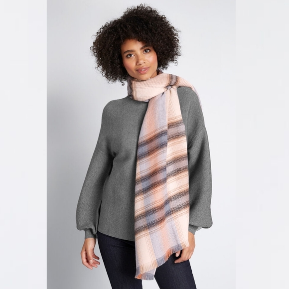 SALE 🎁 Modcloth Plaid Preferred Scarf - Picture 4 of 5